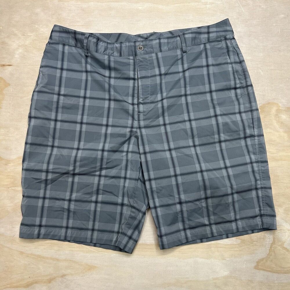 USED sz 40 Under Armour Flat Front Shorts Golf Gray Plaid